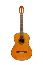 Yamaha CS40 Classical Guitar – Compact Comfort & Clarity