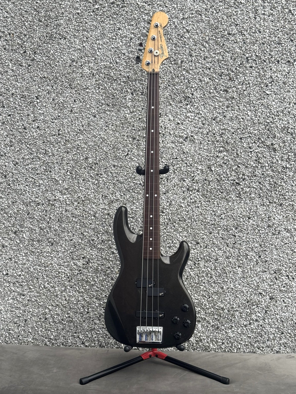 1994 Fender MIJ Precision Bass Lyte Fretless – Montego Black